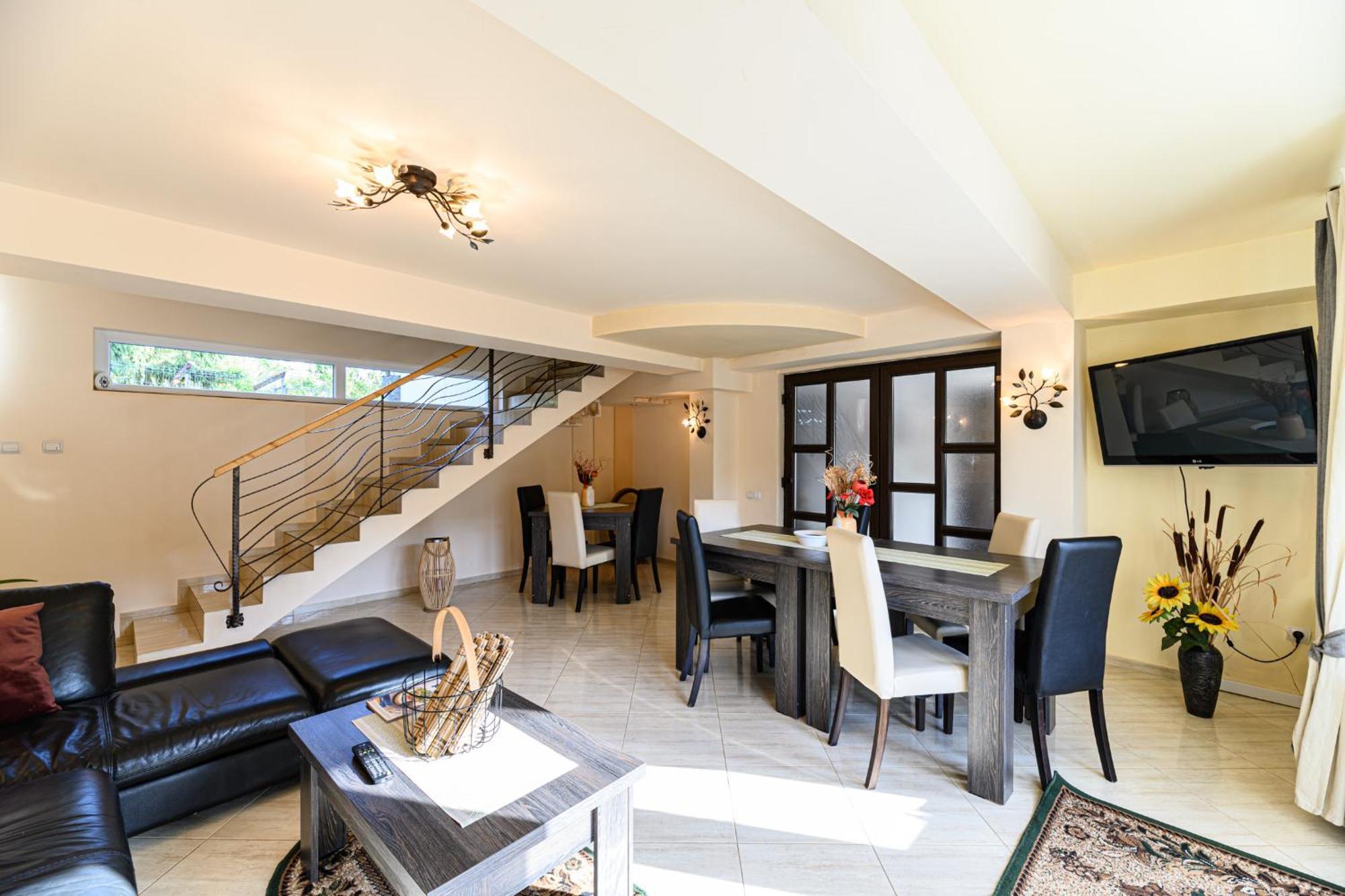 Casa Ramino Hotell Buşteni Exteriör bild