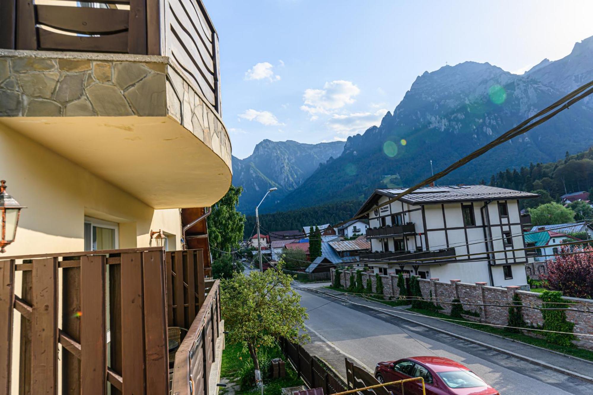 Casa Ramino Hotell Buşteni Exteriör bild