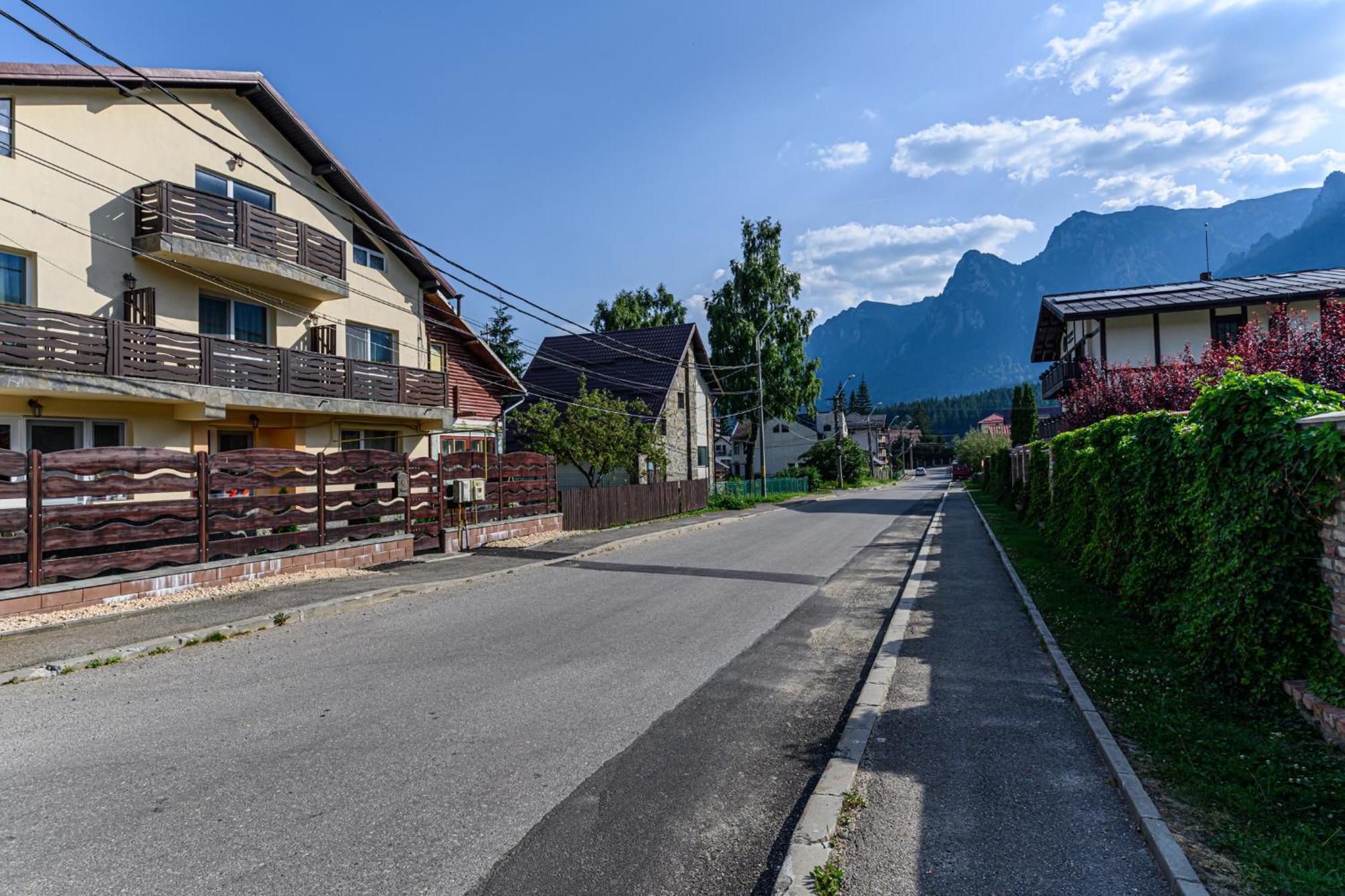 Casa Ramino Hotell Buşteni Exteriör bild