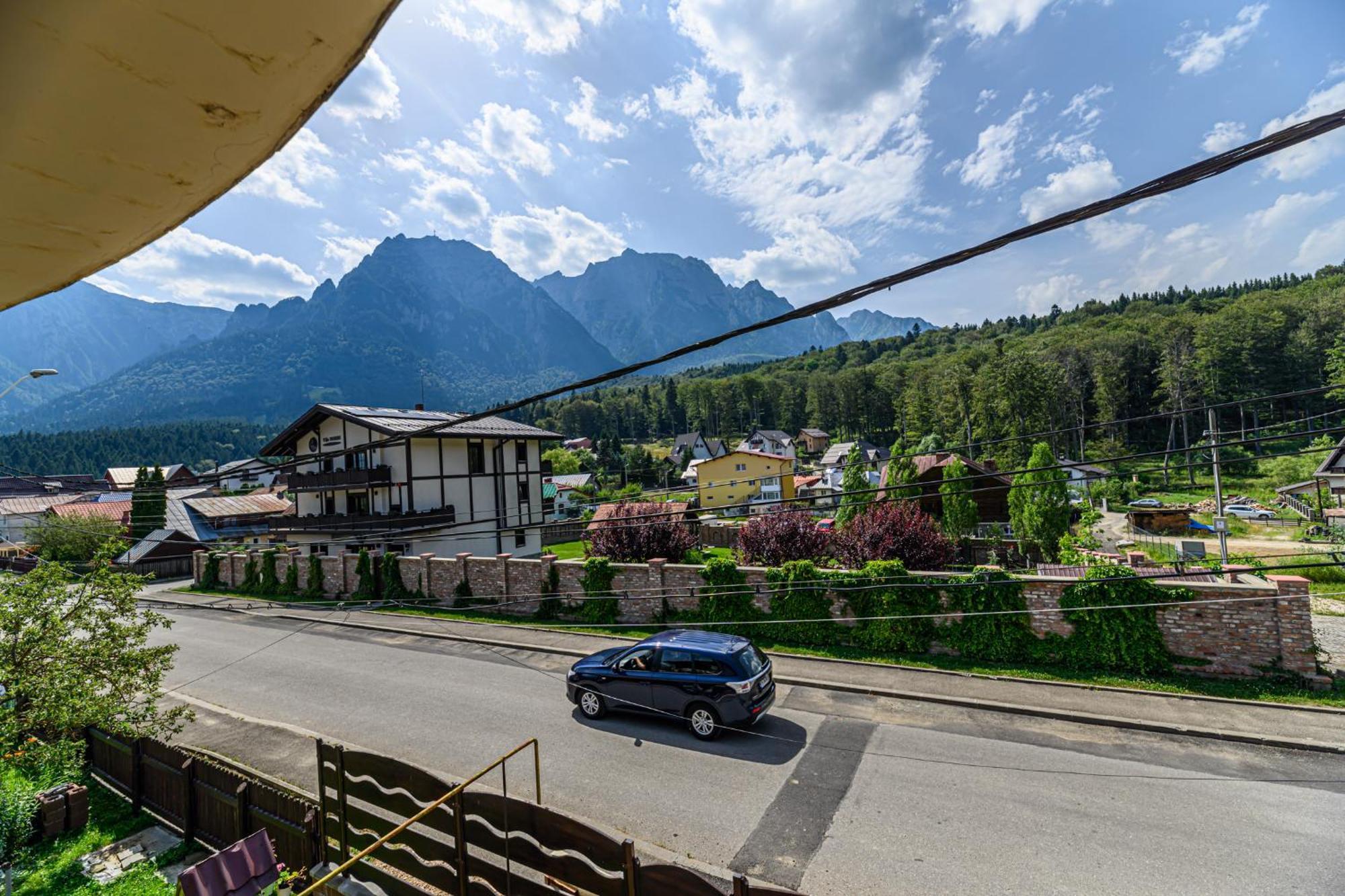 Casa Ramino Hotell Buşteni Exteriör bild