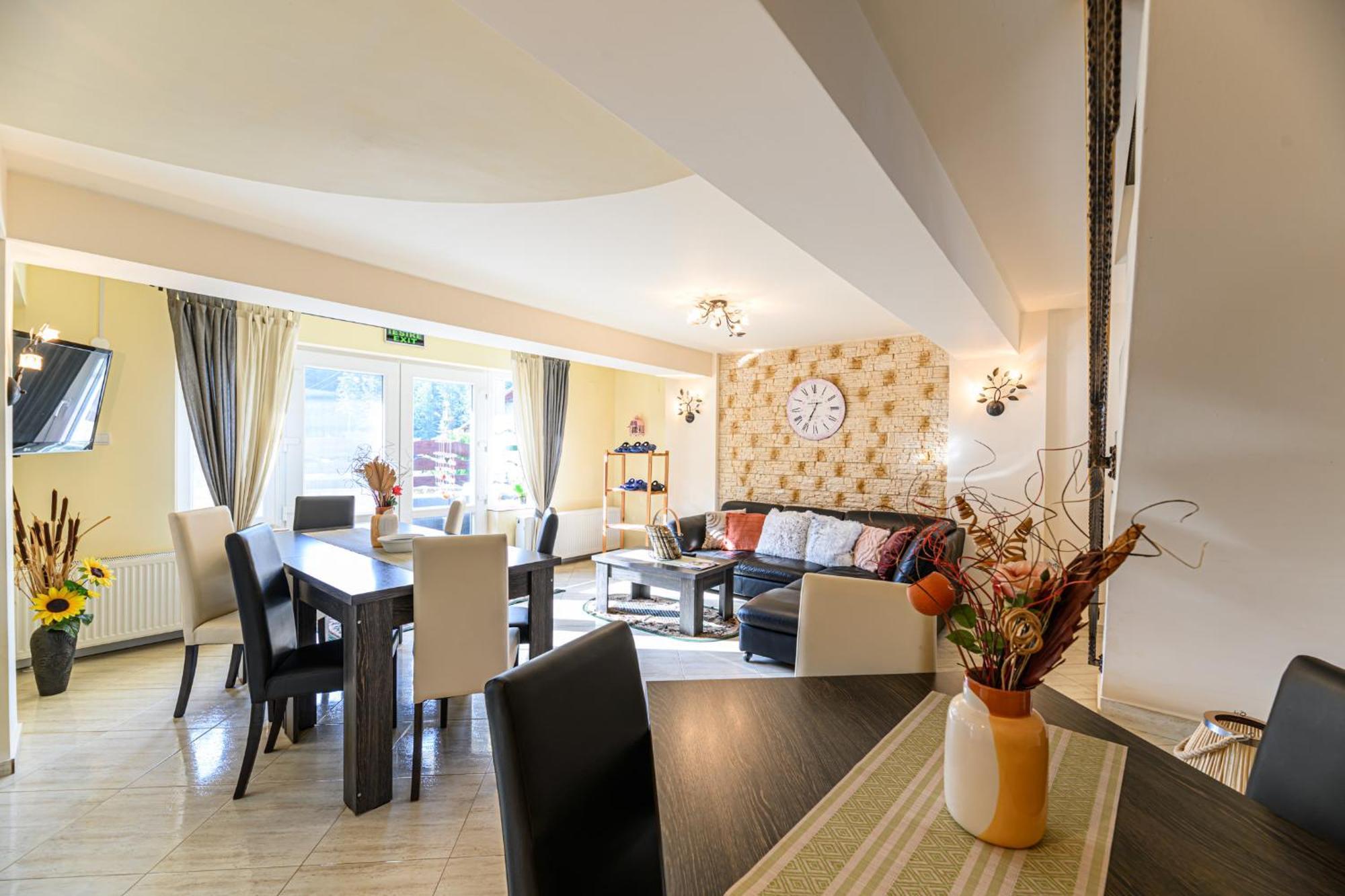 Casa Ramino Hotell Buşteni Exteriör bild