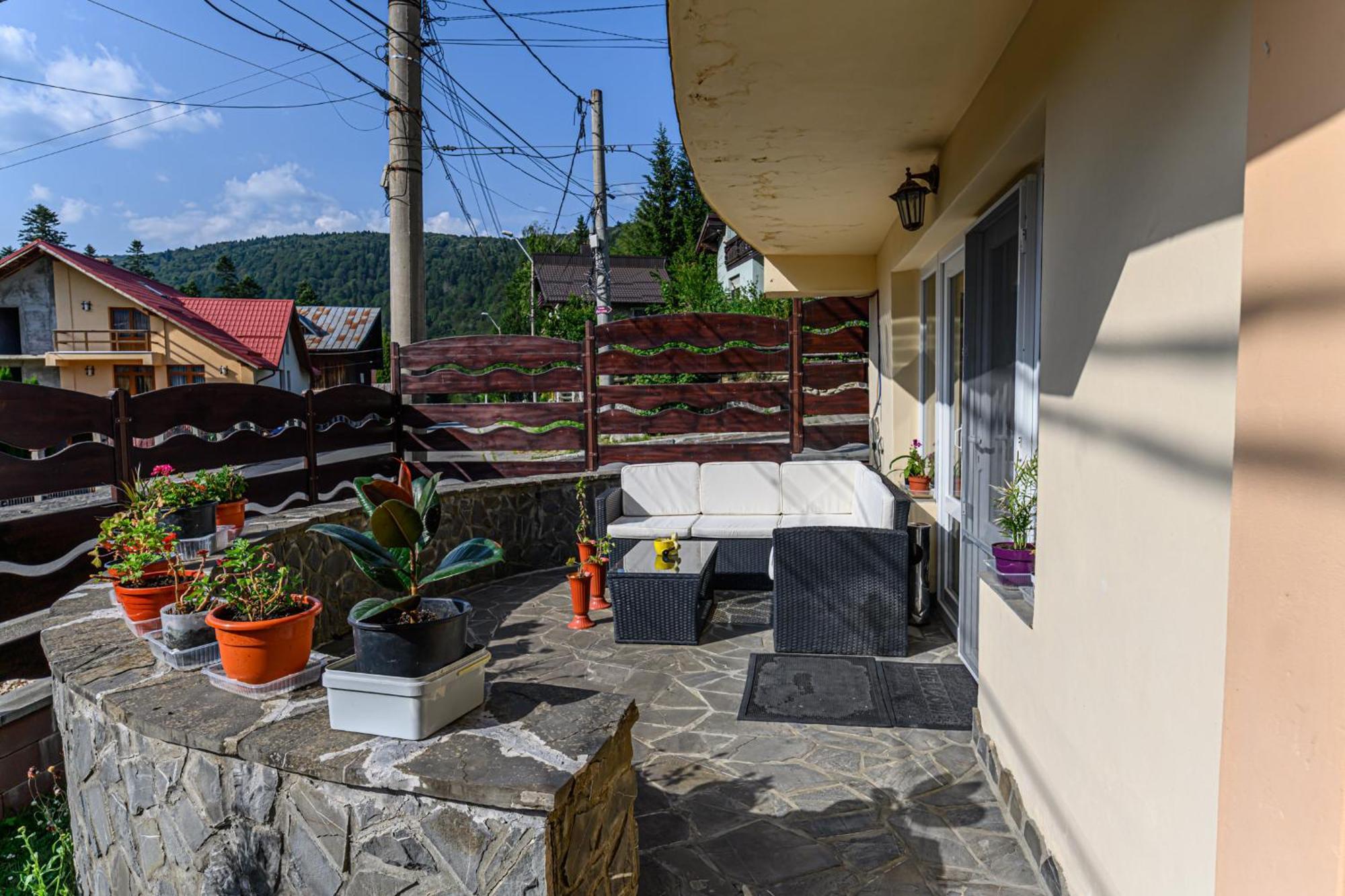 Casa Ramino Hotell Buşteni Exteriör bild