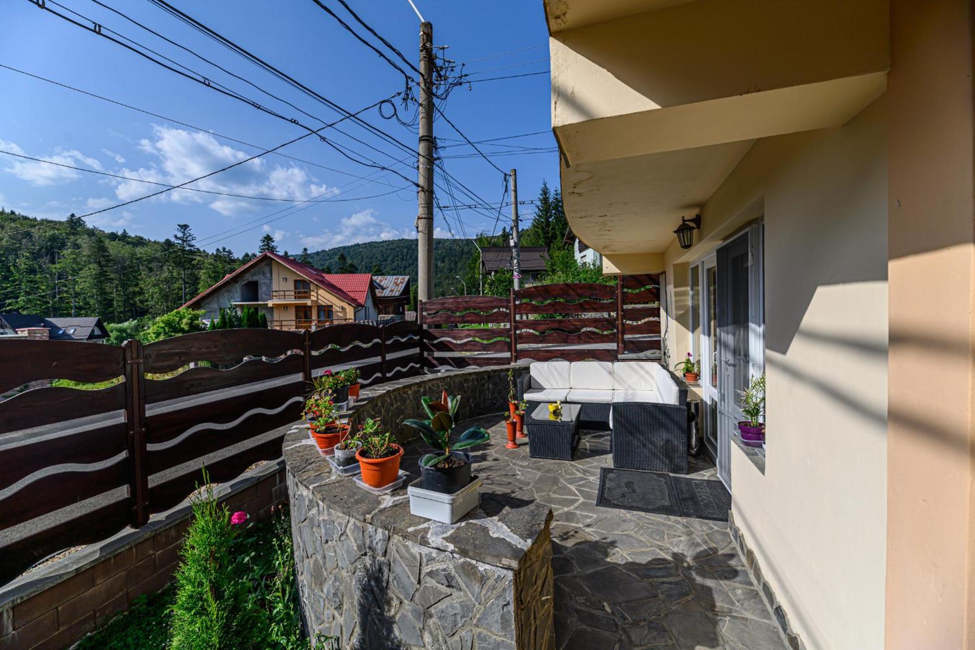 Casa Ramino Hotell Buşteni Exteriör bild