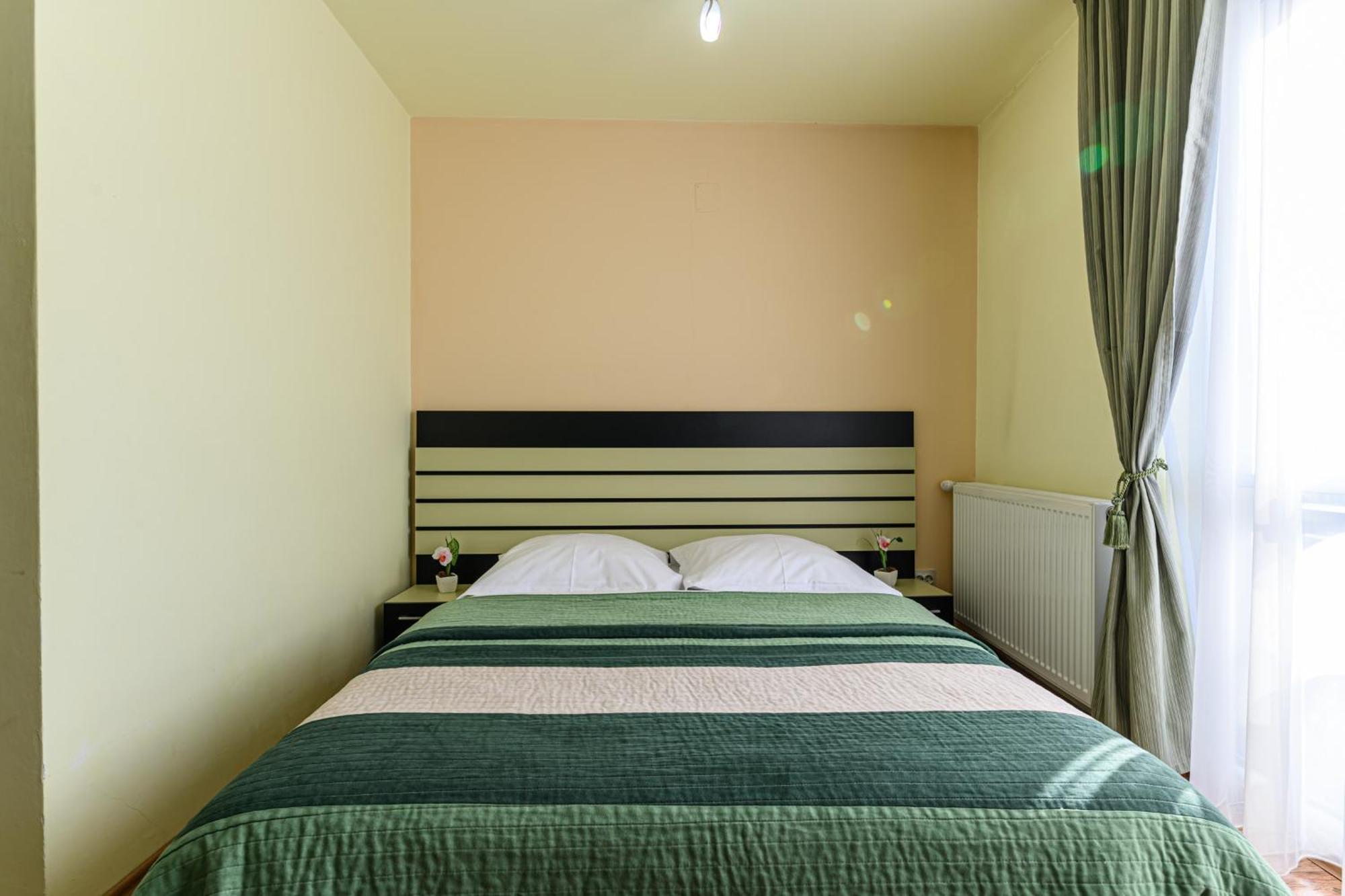 Casa Ramino Hotell Buşteni Exteriör bild
