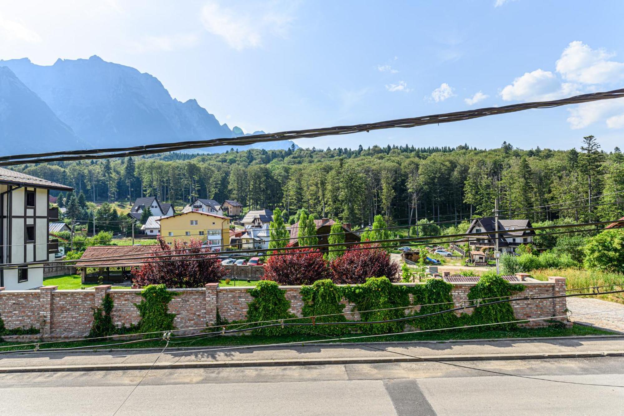 Casa Ramino Hotell Buşteni Exteriör bild