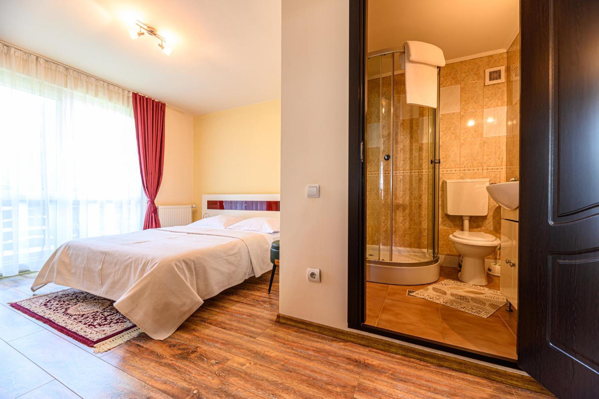 Casa Ramino Hotell Buşteni Exteriör bild