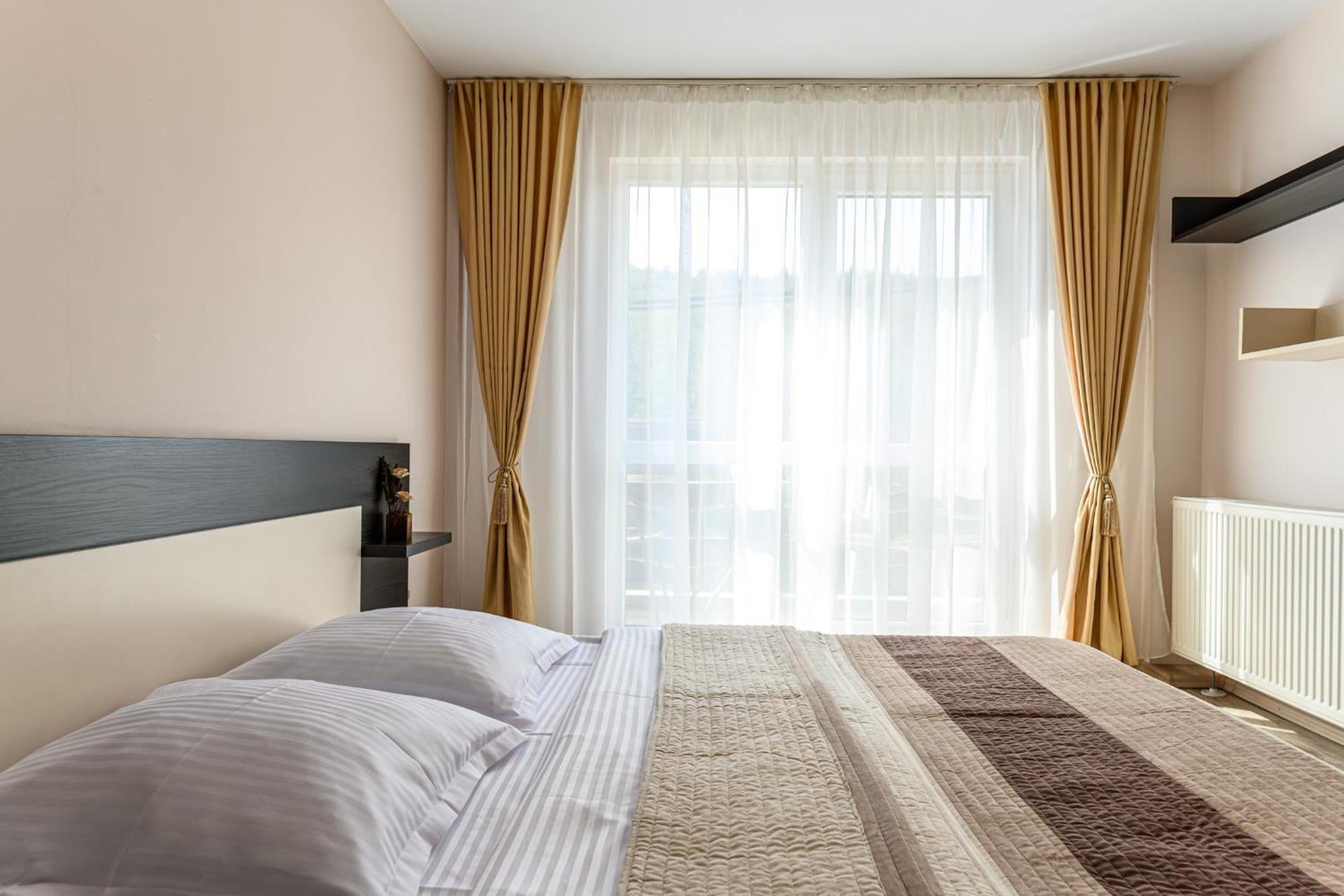 Casa Ramino Hotell Buşteni Exteriör bild