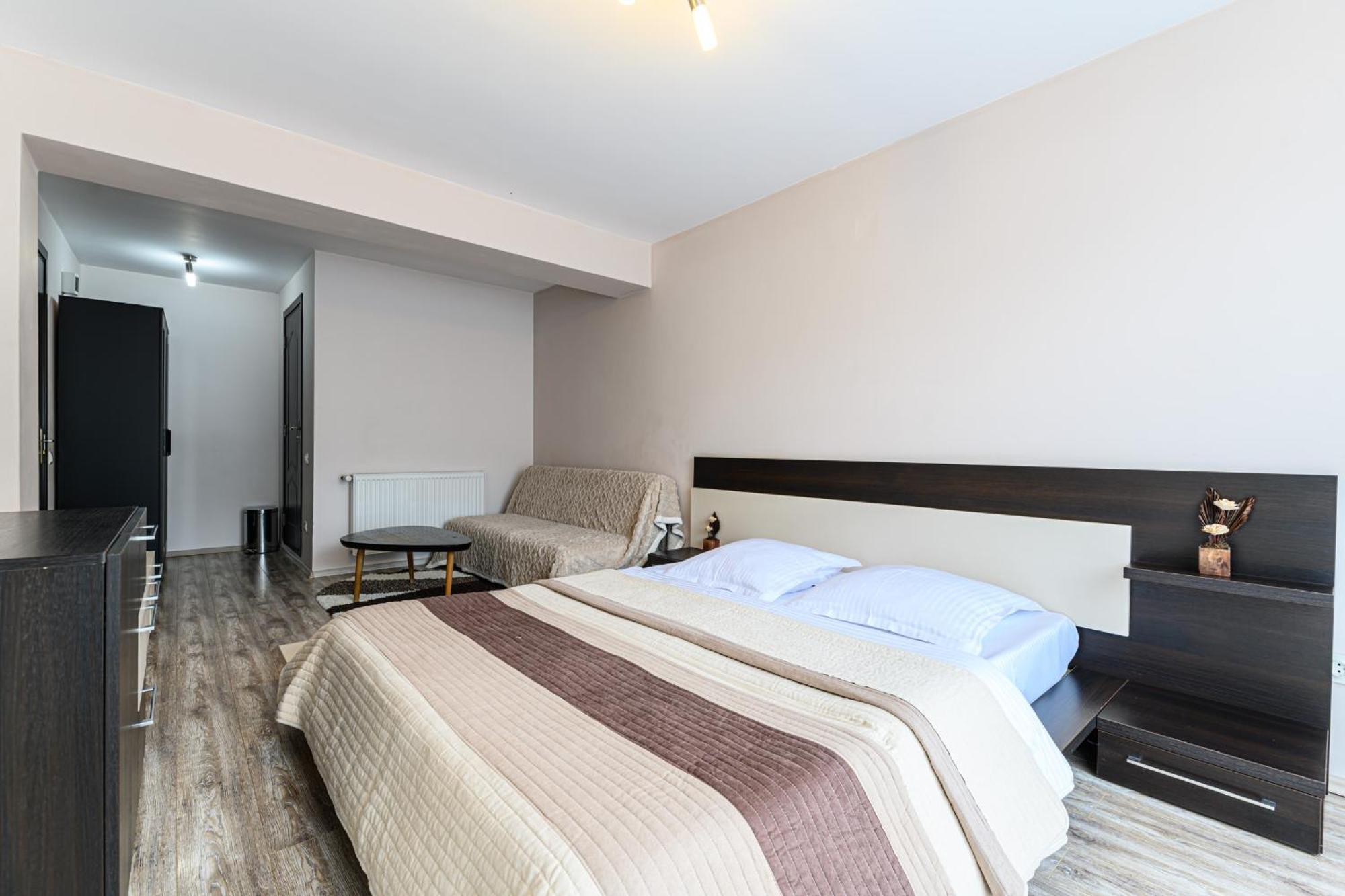 Casa Ramino Hotell Buşteni Exteriör bild