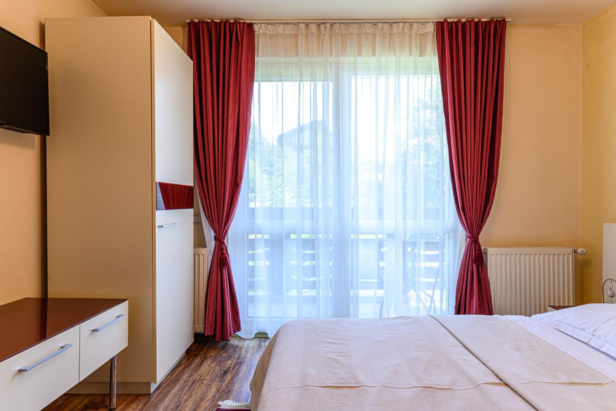 Casa Ramino Hotell Buşteni Exteriör bild