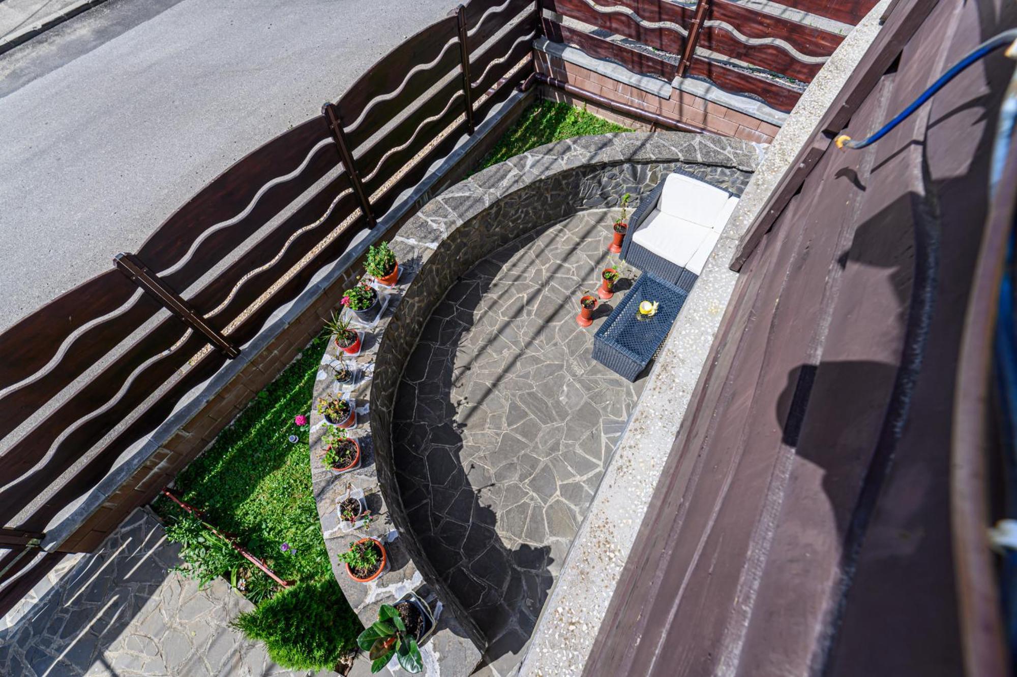Casa Ramino Hotell Buşteni Exteriör bild