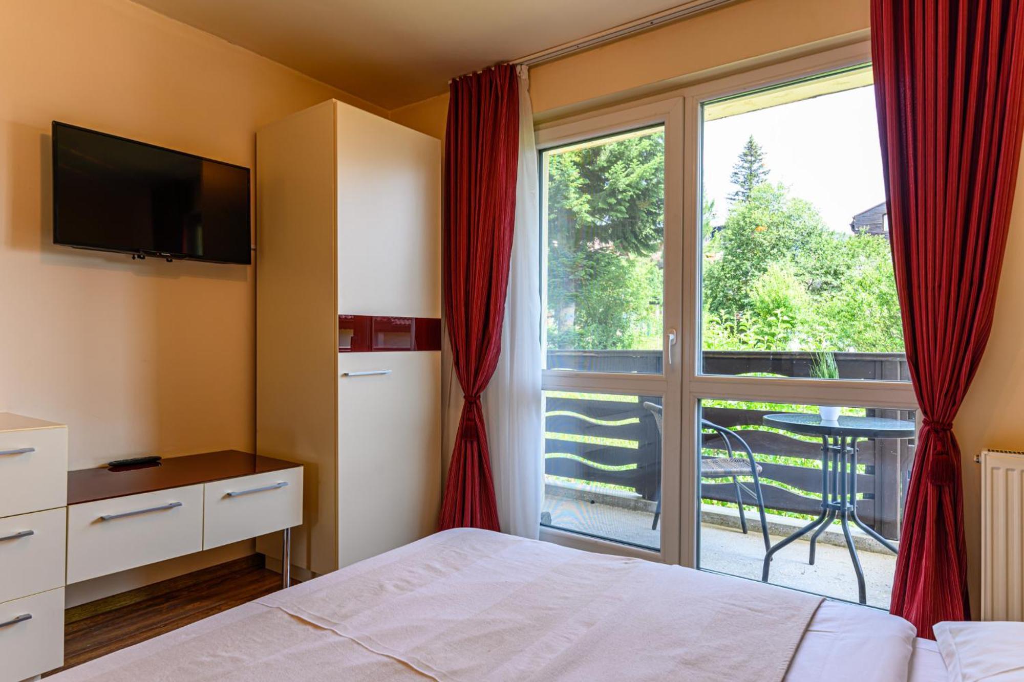 Casa Ramino Hotell Buşteni Exteriör bild